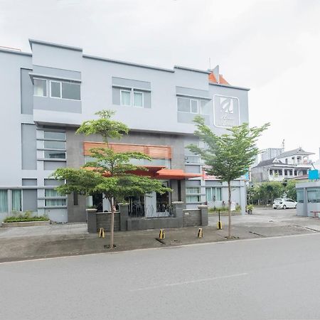 Oyo 424 Asia Hotel Makassar Eksteriør billede