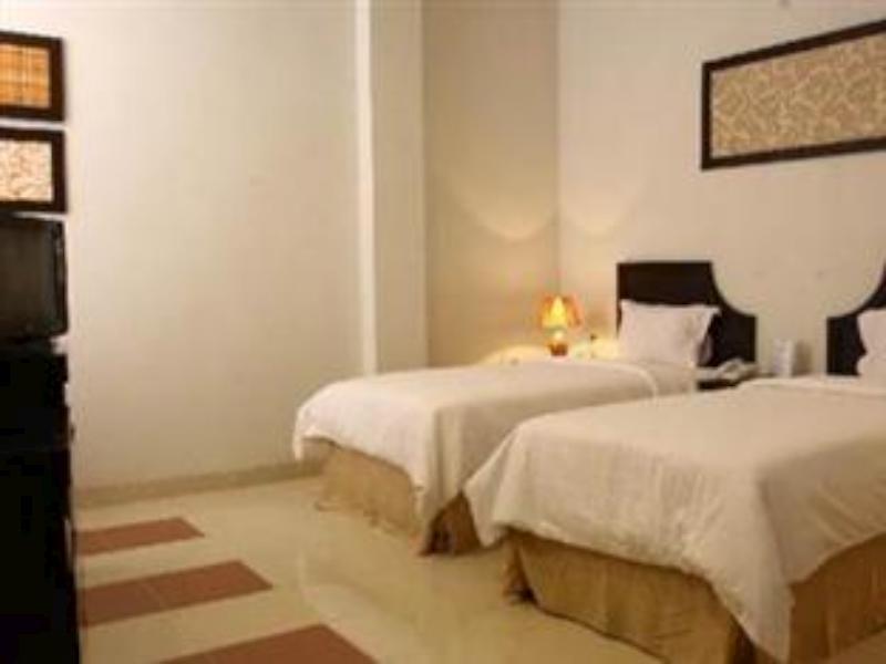 Oyo 424 Asia Hotel Makassar Eksteriør billede