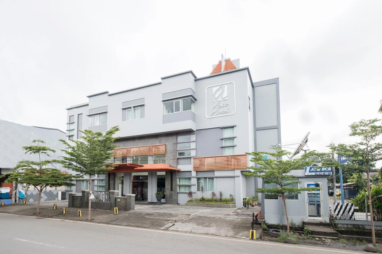 Oyo 424 Asia Hotel Makassar Eksteriør billede